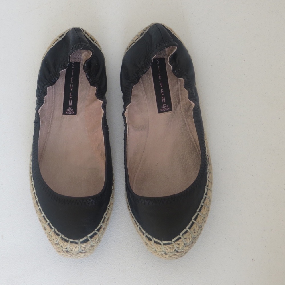 Steve Madden Black and Tan Espadrilles Bottom Flats Size 7.5 🔴